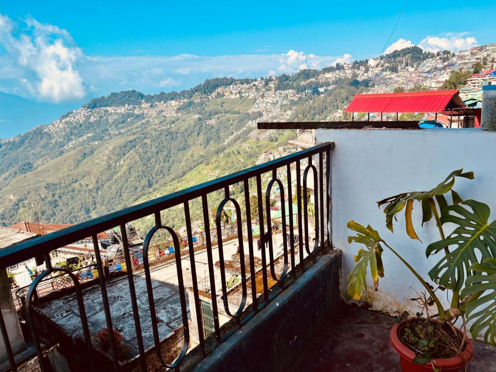 דרג'ילינג Gorkha Heritage Home מראה חיצוני תמונה